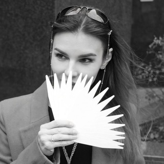 Evaluatrix 🌹🐈‍⬛ 🐈