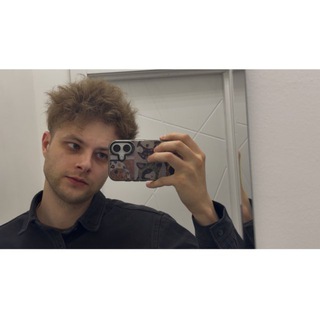 Женя Устинов