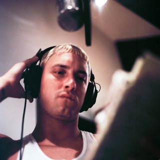 EMINƎM