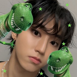 Поклонение Хан Джисону